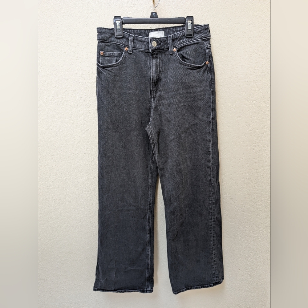 H&M Black High Rise Wide Leg Jeans. Size 6